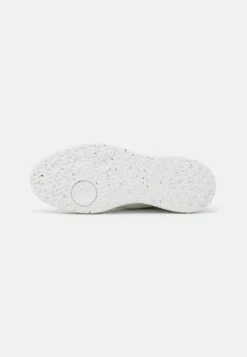 ECCO Street Tray- Sneakers Laag - White 12 ECCO Street Tray- Sneakers Laag - White -Ecco 8aab7b5ec3694d6fb46ba96a31c9b984